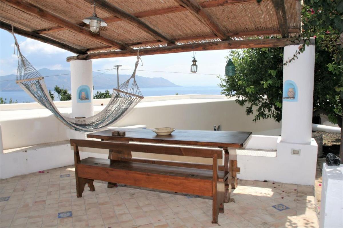 Case Al Mare - Terrazzi Panoramici E Ampio Giardino Santa Marina Salina Luaran gambar