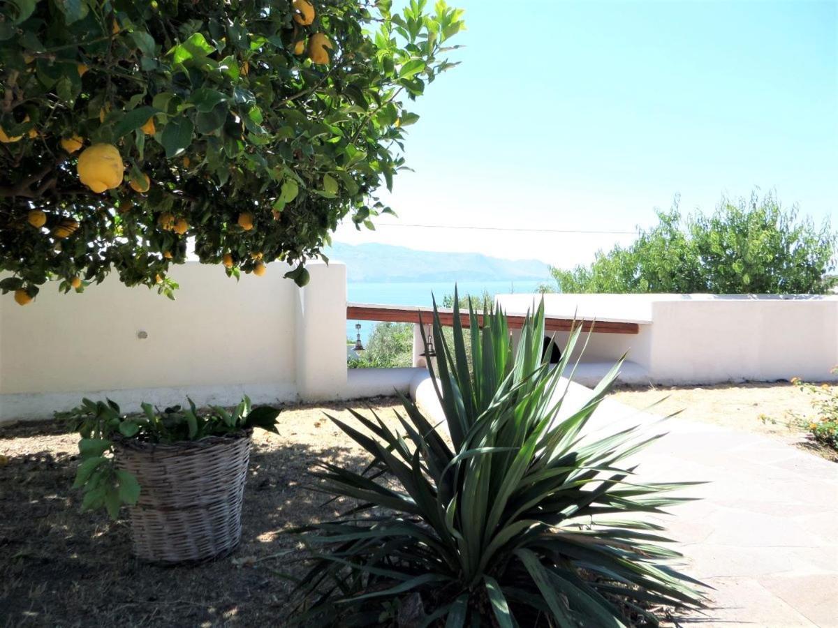 Case Al Mare - Terrazzi Panoramici E Ampio Giardino Santa Marina Salina Luaran gambar